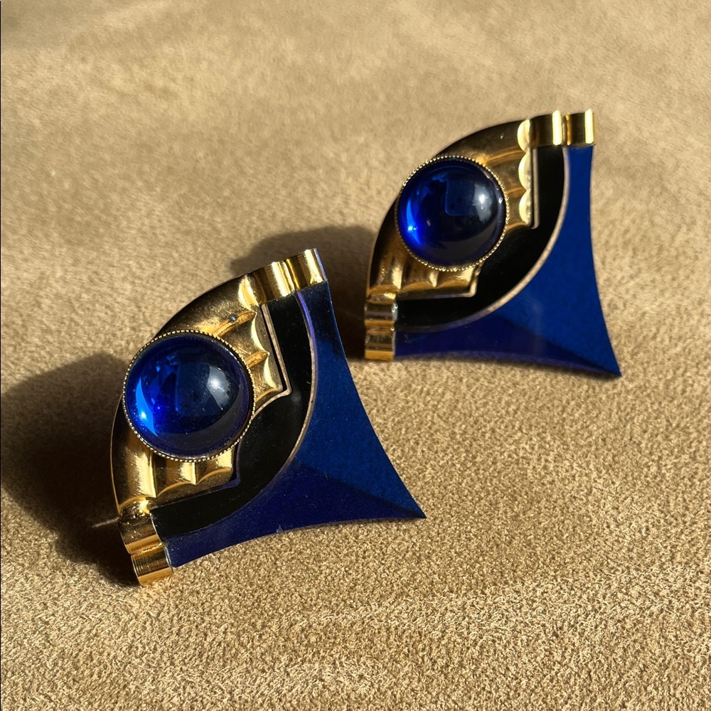 Vintage earrings. Clip on. Purchased at Susan of Burlingame. - Picture 1 of 6